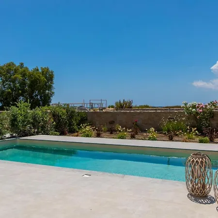 Salinus Beachfront Private Pool Pláka